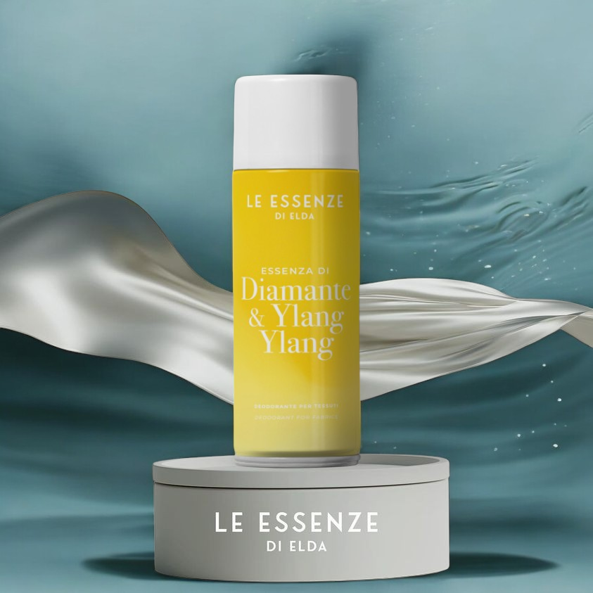 Textildeo „Diamante & Ylang Ylang“ von Le Essenze di Elda bei Waschparfüm24 – Sinnlicher Textilerfrischer mit blumiger Ylang-Ylang-Note für Kleidung und Wohntextilien