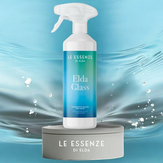 Streifenfreier Glasreiniger Elda Glass von Le Essenze di Elda – für Fenster, Spiegel & Glanzflächen mit frischem Duft. Beliebte Alternative zu Blu Home & Amazon-Glasreinigern – perfekt in Kombination mit Puella oder bucato profumato. Exklusiv bei waschparfuem24.de.